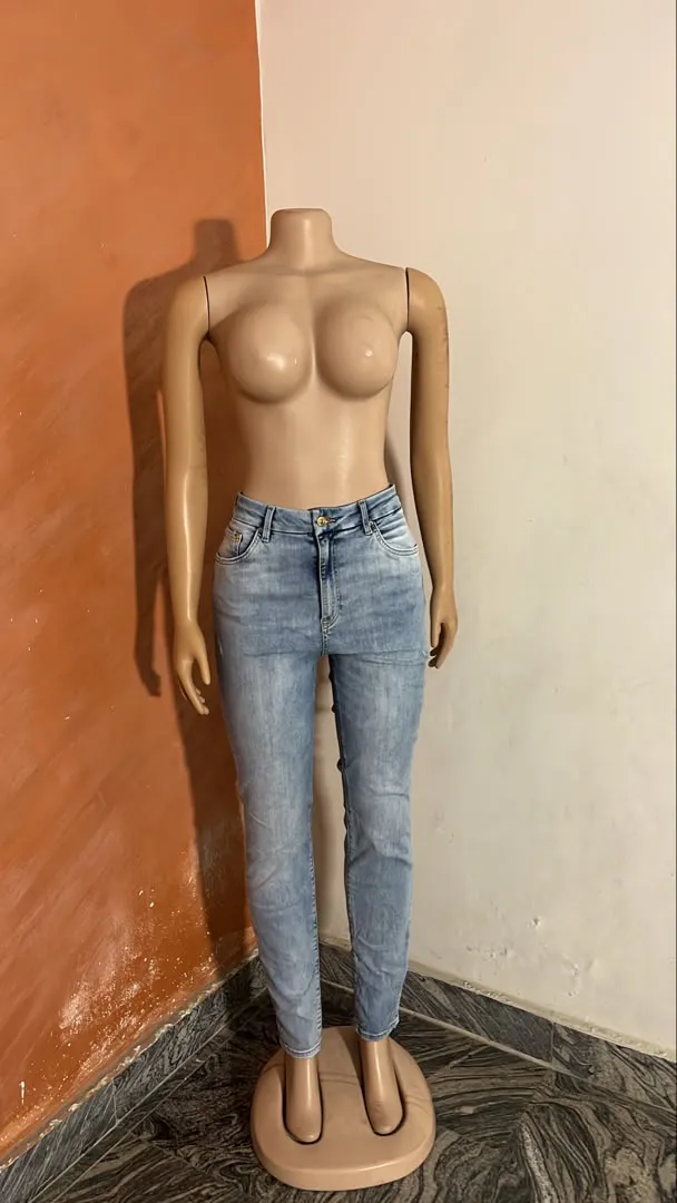 stretchy jeans